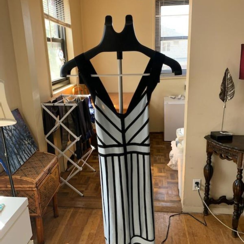 Sexy Black and Blue Contour Dress - Picture 4 of 6